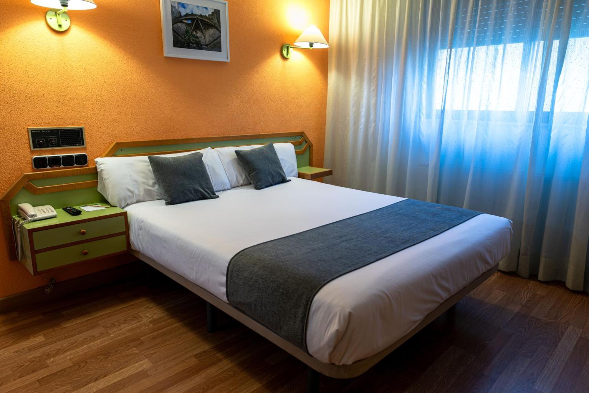 Hotel Alda Guijuelo Exterior photo